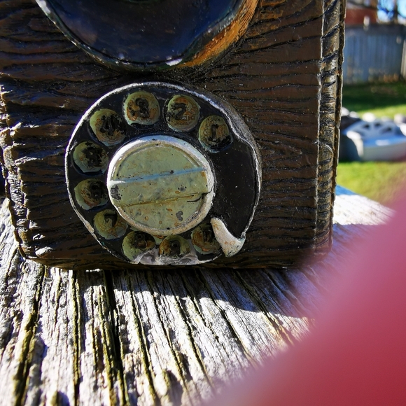 Pair of Resin Antique Phone Figures - Picture 3 of 11